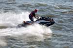 DRK Wasserwacht mit einem BRP Sea-Doo Jetboot vor dem Seebad Heringsdorf auf Übungsfahrt.