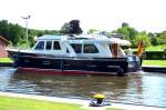 Motoryacht CAPT JO hat in der Berkenthiner ELK-Schleuse festgemacht...
Aufgenommen: 1.7.2012