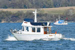 Motorboot BARONESS am 19.04.2021 auf der Trave unweit Travemünde