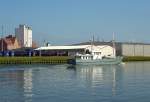 MS SIRIUS aus den Niederlanden, hat sein Besuch in der Lbecker Hansa-Marina beendet und luft mit Kurs Ostsee durch den Lbecker Hafen... Aufgenommen: 11.6.2012