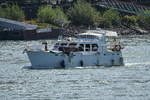 Motorboot ROSITA auf dem Rhein bei Königswinter. Aufnahmedatum: 10.09.2020.