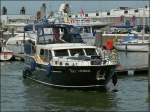 Diese Yacht ist auf dem Weg zur Schleuse, um in den Yacht- und  Segelhafen von Oostende einzufahren.  11.08.2010