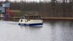Hausboot Kormoran 940  Makrele  am 17.0413 14:30 auf dem Oder-Havel-Kanal vor dem Sicherheitstor Pechteich.