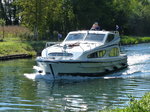 modernes Hausboot auf dem Rhein-Rhone-Kanal bei Plobsheim/Elsa, Okt.2016