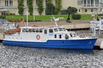 ISAR I in Lübeck-Travemünde am 13.08.2017. Aufschrift am Schlauchboot: TENDER ISAR I