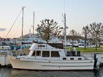 Das Motorboot NANUK hatte im Mai 2023 in Priwaller Yachthafen Rosenhof angelegt.