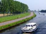 NESCIO wird im Bereich von Schiphol-Oost von weiteren kleinen Yachten  verfogt ; 110903