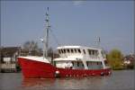 Die PACIFIC sieht mir ganz nach einem Fischerboot aus, dass zu einer Freizeityacht umgebaut wurde. 10.04.2009 in Leer.
