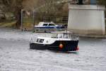 Die MARLIN auf einer Herbstausfahrt. Im Hintergrund WSP 64 der Wasserschutzpolizei Brandenburg. Am 23.November 2009.