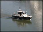 Dieses kleine Boot, sicherlich keine Yacht im eigentlichen Sinne, habe ich am 12.10.2008 im Dsseldorfer Medienhafen aufgenommen.