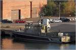 Die 1993 in Dienst gestellte TAPPER war bis 2011 ein Wachboot der schwedischen Marine und wurde dann an eine Privatperson verkauft. Sie ist 23 m lang und 5,4 m breit. Hier liegt sie am 25.07.2018 in Oskarshamn.