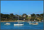 Segelyachten und Moterboote im Hafen von Sorrento (Victoria, Australien).