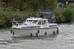 Motorboot der Marke TARPON 37, begegnet uns auf dem Albertkanal nahe L�ttich.