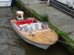 Klein aber fein - hbsches Sportboot in Hamb-Teufelsbrck.(Mai07)