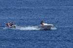 Ein Motorboot auf dem Roten Meer.