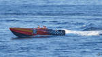 Ein Powerboot auf dem Mittelmeer. (Il-Qawra, Oktober 2017)