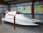 Im Marinemuseum Aalborg ist dieses Rennboot ausgestellt.
