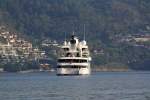 Die 91m Yacht  LAUREN L , IMO 9246827 am 08.Jnner 2012 in der Patong Bay. 

