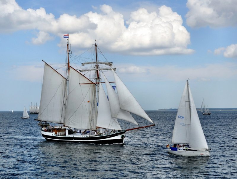 Topsegelschoner  Banjaard  am 07.08.09 auf der Hanse-Sail in Rostock-Warnemnde gesehen. Lg. 29m - Br.5,98m - Tg. 2,05m - Segelflche 450 m2 - Heimathafen Lemmmer / NL 