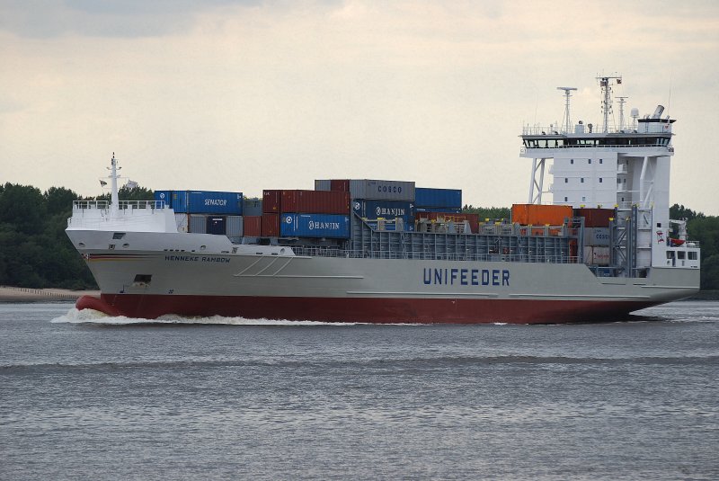 UNIFEEDER Henneke Rambow IMO-Nummer:9354430 Lnge:134.00m Breite:22.00m Flagge:Deutschland beim einlaufen in den Hamburger Hafen am 27.08.09 aufgenommen vom Willkommen Hft in Wedel.