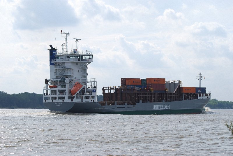 UNIFEEDER Johanna IMO-Nummer:9197521 Flagge:Grobritannien Lnge:121.0m Breite:18.0m Baujahr:1999 Bauwerft:Sietas,Hamburg Deutschland Stellpltze fr 700 TEU. auslaufend aus Hamburg am 02.09.09