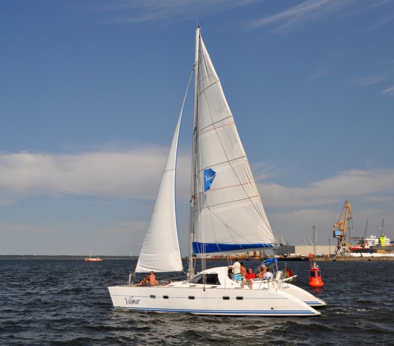  Viamar  Katamaran Lg. 13m - Br.7m Heimathafen Khlungsborn. Am 07.08.09 auf der Hanse Sail in Rostock - Warnemnde gesehen  