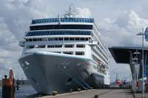  Azamara Journey  war am 26.07.2009 im Warnm�nder Seehafen festgemacht.