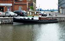 ich w�rde ihn einstufen als kleinen Binnenbugierschlepper den  Habicht ,
lag am 27.07.09 im Querkanal in Stralsund