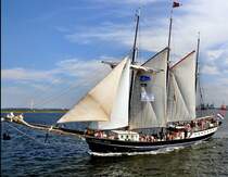 Dreimast-Gaffelschoner  Regina Maris  am 07.08.09 auf der Hanse-Sail in Rostock-Warnem�nde. Lg.48m - Br.7m - Tg.3m - Segelfl�che 650 m2 - 365 PS - Heimathafen Amsterdam/NL
Aufnahme mit der D90 & WW 16 von Bord der  Adler Princess 