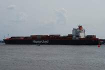 Die Toronto Express IMO-Nummer:9253727 Flagge:Gro�britannien  L�nge:294.0m Breite:32.0m Baujahr:2003 Bauwerft:Daewoo Shipbuilding&Marine Engineering,Geoje S�dkorea einlaufend in den Hafen von Hamburg am 08.08.09 aufgenommen von Teufelsbr�ck.