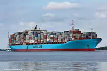 Die schne Adrian Maersk auf der Elbe bei Grnendeich am 30.09.09.