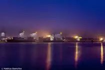 Die Kyoto und Osaka Express in Hamburg Altenwerder bei schner Nachtstimmung am 04.11.09.