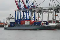 Die Jork IMO-Nummer:9234991 Flagge:Zypern Lnge:136.0m Breite:22.0m beim anlegen am Hamburger Terminal Burchardkai am 12.12.09