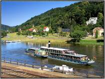 In K�nigstein hat gerade der Raddampfer  Mei�en  abgelegt und f�hrt weiter in Richtung Dresden. 17.07.06