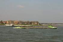 M/S  Wantij  und M/S  Wanka  begegnen sich vor Lent; 31.03.2007