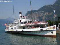 DS Stadt Luzern in Flelen. Dieses Schiff ist am kleinen Kamin zu erkennen.