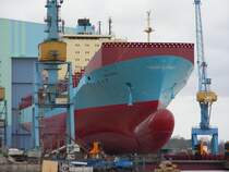 wieder TROCKENGELEGT die Maerks Boston 
gerade mal getauft und schon wieder aus dem Wasser
defekte Antriebswelle
am 10.04.07 auf der Stralsunder Volkswerft