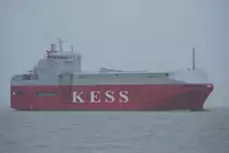 Autotransporter EMS Highway IMO-Nummer:9195133 Flagge:Zypern L�nge:100.0m Breite:18.0m Baujahr:1999 Bauwerft:Detlef Hegemann Rolandwerft,Berne Deutschland vor Cuxhaven am 08.12.10  