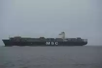 Die MSC Soraya IMO-Nummer:9372494 Flagge:Panama L�nge:277.0m Breite:40.0m Baujahr:2008 Bauwerft:Samsung Shipbuilding&Heavy Industries,Seoul S�dkorea passiert die Alte Liebe Cuxhaven am 08.12.10