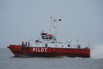 Lotsenkatamaran Duhnen Flagge:Deutschland L�nge:25.0m Breite:14.0m bei Cuxhaven am 08.12.10