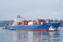 Die HS Bach IMO-Nummer:9323015 Flagge:Liberia L�nge:245.0m Breite:32.0m Baujahr:2007 Bauwerft:STX Offshore&Shipbuilding,Jinhae S�dkorea passiert einlaufend nach Hambur den R�schpark in Finkenwerder am 03.01.11