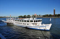 Kreuzfahrschiff  Lady Anne  aus den Niederlanden, vert�ut an der Rheinpromenade in K�ln - 10.10.2010