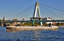 Tankschiff  Nelson  auf dem Rhein kurz hinter der Severinsbr�cke in K�ln - 10.10.2010