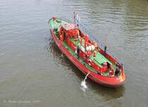L�schboot1, am 26.09.2009 auf der Weser in Bremen ((Maritime Woche). L:19,50m/B:4,6m/Tg:1,52m/1 Diesel mit 147kw/10,5kn/2 Feuerl�schkanonen/ Heimathafen Bremen-Vegesack / Flagge Deutschland 