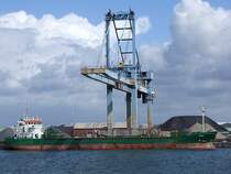 LUR�(IMO:9263588;L=89;B=14mtr)im Hafen von Antwerpen;100830