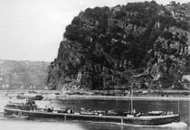 TRG 11 ca 1950 auf dem Rhein in H�he der Loreley.
Ein Schiff der Tankschiff-Reederei-Gesellschaft, eine Tochterfirma von Raab-Karche, Kapit�n Ernst Adam. Informationen �ber den Verbleib dieses Schiffes sind erw�nscht.