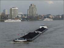 Von der Hohenzollernbr�cke in K�ln wurde dieser vollbeladene Schubverband am 20.11.2010 von mir festgehalten.