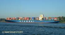 HYUNDAI BRAVE   IMO 9346304 am 9.10.2010, auslaufend Hamburg, vor �velg�nne
Typ: Container / 2007 bei Hyundai, Ulsan, S�d Korea / BRZ 94.511 / L�a. 339,6 m, B 45,6 m, Tg. 14,5 m / TEU 8652, Reefers 700 / MAN-B&W-Diesel 14K98MCC, 80.080 kW, 27 kn / Eigner: Hyundai International, Seoul, S�d Korea / Flagge Panama / 
