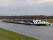 Nachschuss auf BCF (B�rde Container Feeder) GL�CKAUF, Haldensleben (02325368) L: 99,84  B: 9,5  To: 1795 auf dem Elbe-Seitenkanal von Scharnebeck kommend in Richtung Artlenburg, 16.01.2011
