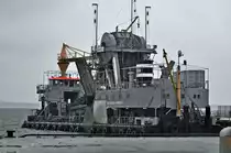 Eimerkettenbagger  Heinrich Hirdes  im Frankenhafen von Stralsund am 09.09.2010